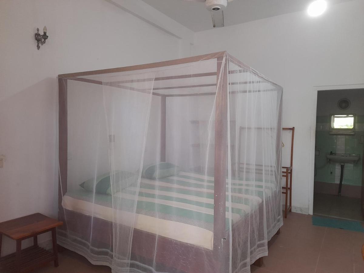 Hotel Santis 히카두와 외부 사진