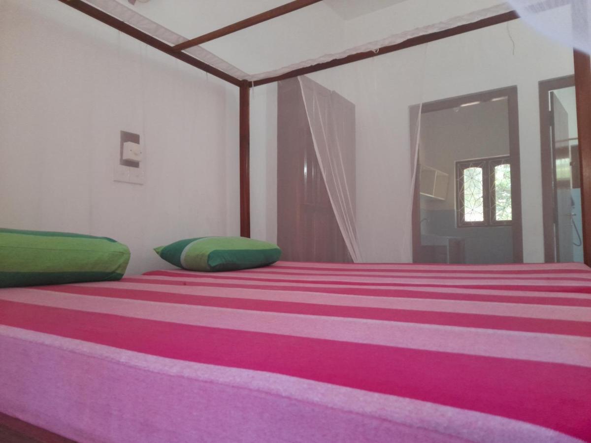 Hotel Santis 히카두와 외부 사진