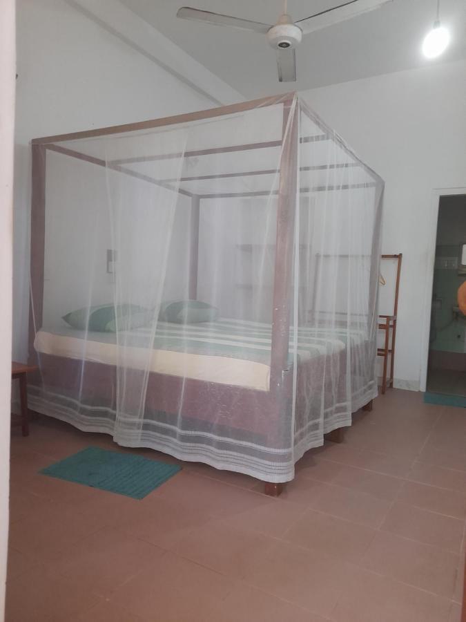Hotel Santis 히카두와 외부 사진
